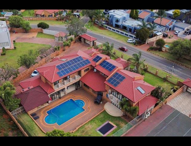 9 BEDROOM HOUSE FOR SALE IN MEYERSDAL